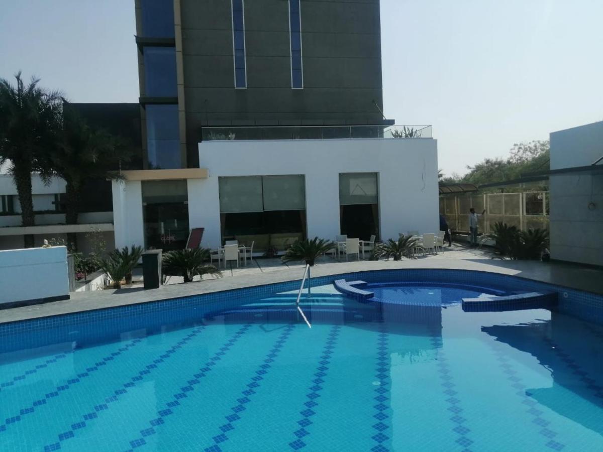 Hotel Kasturi Orchid Pāl Extérieur photo