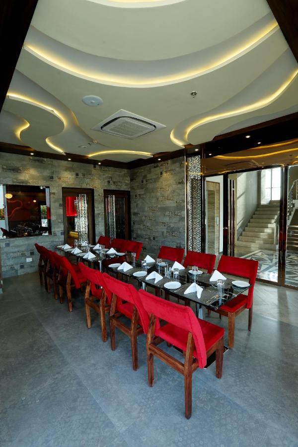 Hotel Kasturi Orchid Pāl Extérieur photo