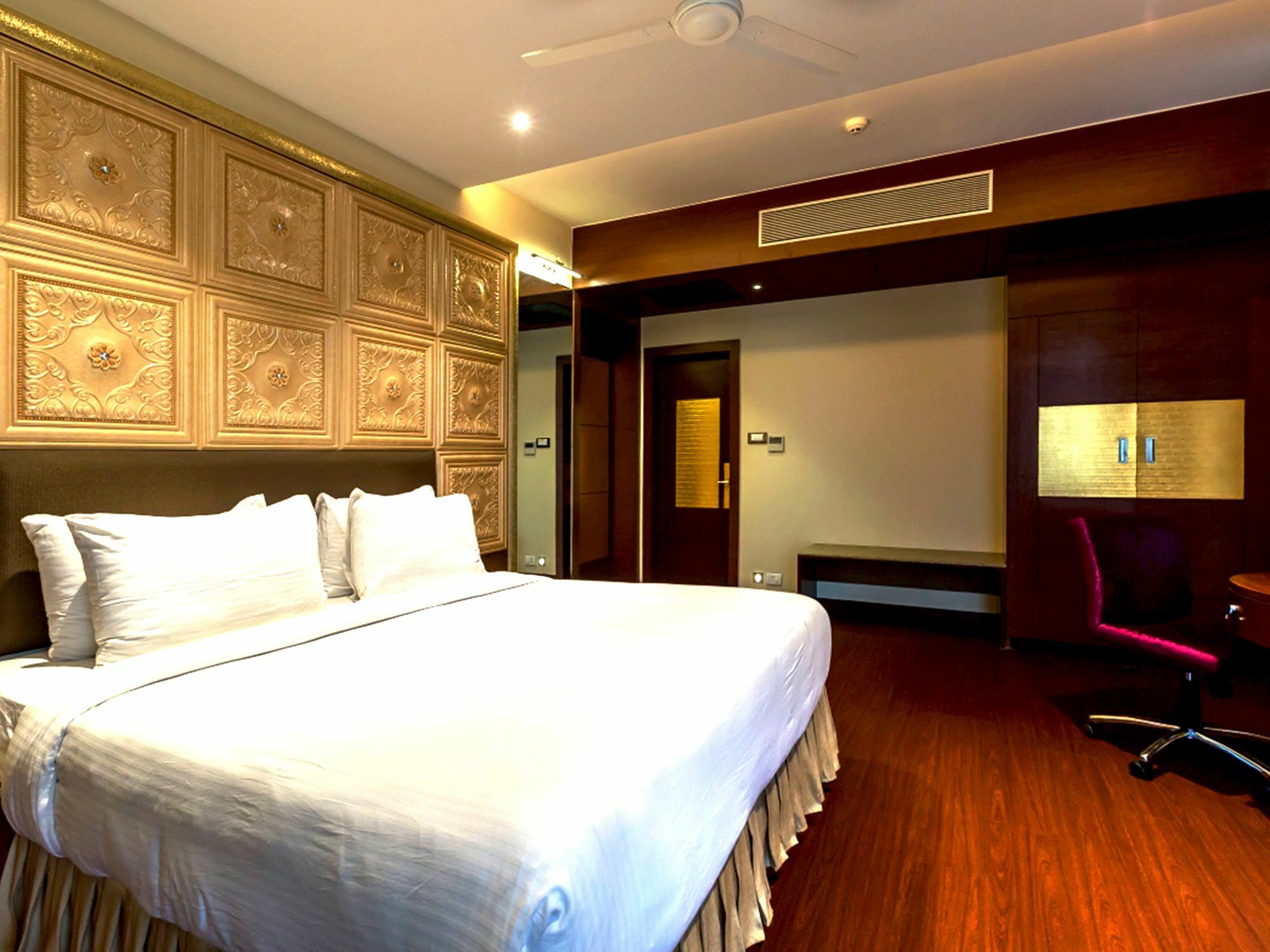 Hotel Kasturi Orchid Pāl Extérieur photo